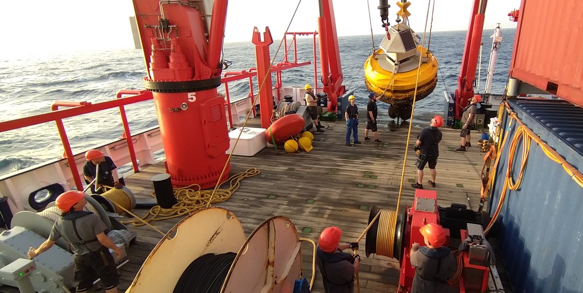 The result of excellent teamwork; the buoy has been recovered safely